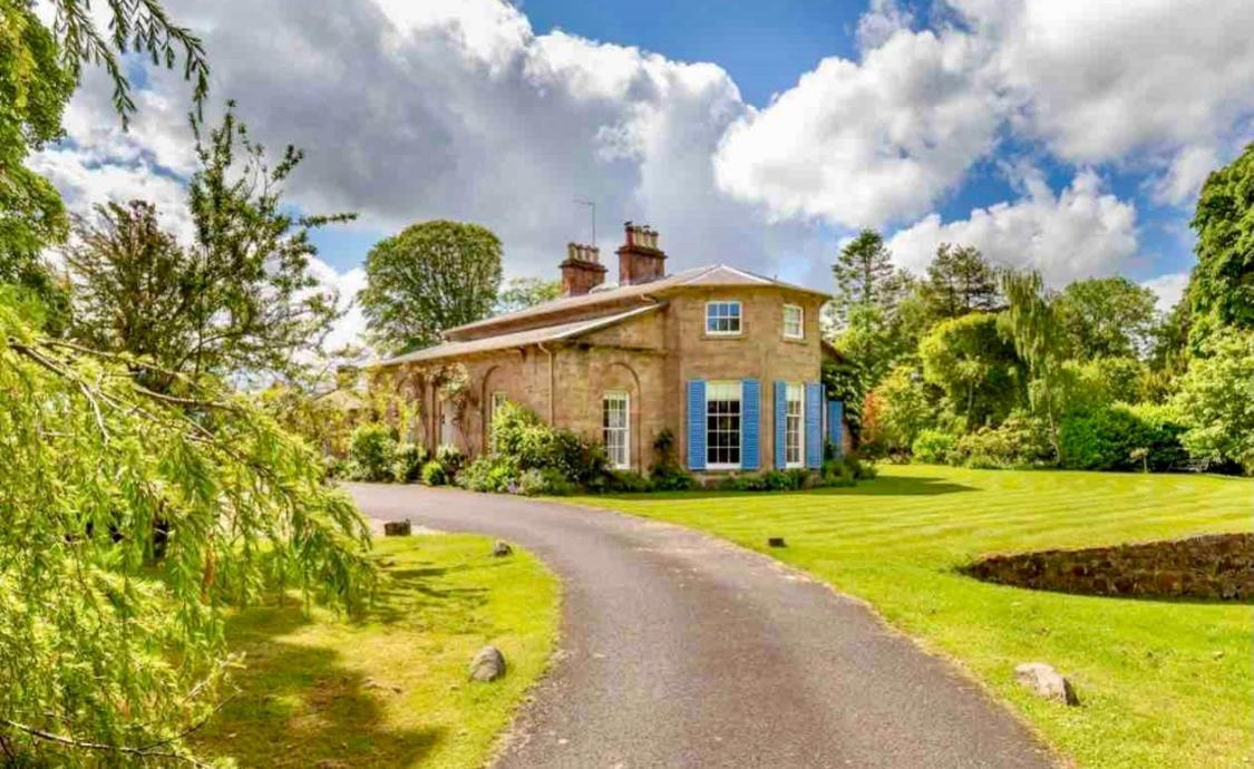 Private & Bathroom In Manor House