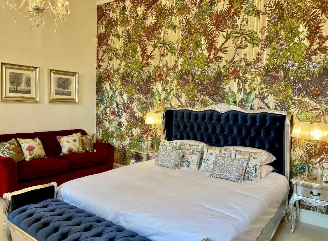 Private & Bathroom In Manor House Alloggio in famiglia